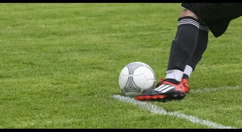 Lyon-VAFC : un entraîneur adjoint du VAFC accuse un stadier de...