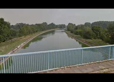 Nord : soupçon de pollution dans le canal près de Cambrai