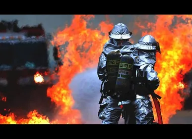Une maison a été totalement  ravagée par les flammes ce week-end à...