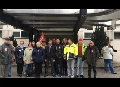 Procès GoodYear :  la CGT mobilisée devant le palais de justice de...
