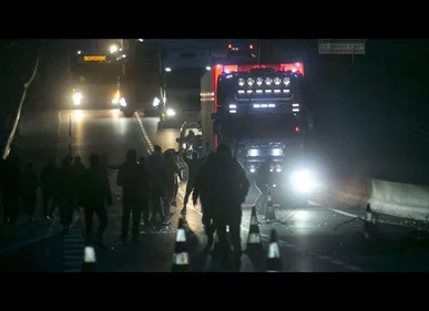 Calais : un migrant percuté sur l’A16