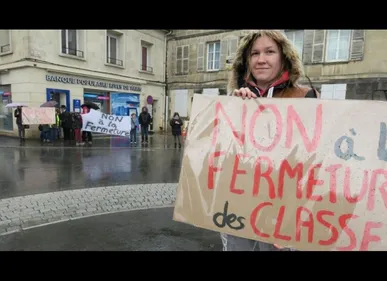 Pont-Sainte-Maxence (60) : des parents d'élèves manifestent contre...