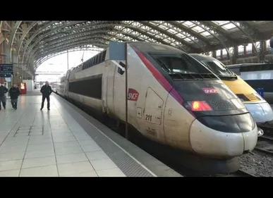 Un TGV sans voyageurs heurte un butoir dans la gare Lille-Flandres
