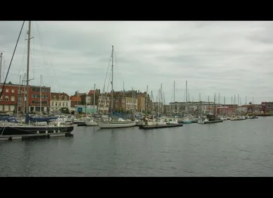 Dunkerque : un policier plonge dans une eau à 4 degrés pour sauver...