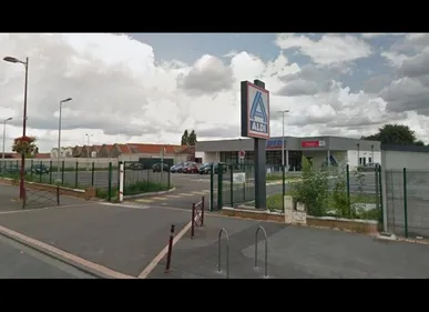 Métropole lilloise : des braqueurs attaquent deux commerces en...