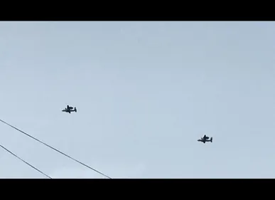 Deux avions radar de la Marine survolent la côte d'Opale