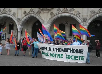 Arras (62) : Quatre-vingts personnes se sont rassemblées mercredi...