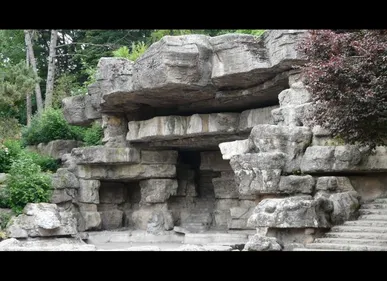 Cambrai : une femme chute de plusieurs mètres sur le site des grottes