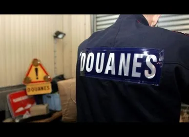 Oise : 40 000 paires de chaussures contrefaites saisies par les...