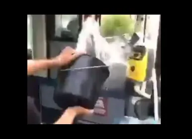 Valenciennes : la vidéo "buzz" d'un chauffeur de bus arrosé avec un...