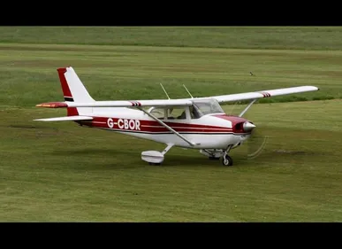 Calais : il transportait plusieurs migrants dans son avion, un...