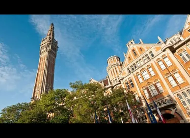 En hommage aux victimes, le beffroi de l’hôtel de ville Lille sera...