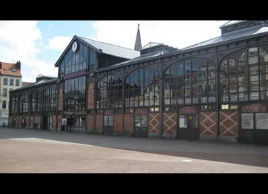 Un village éphémère pour les commerçants devant les Halles de Wazemmes