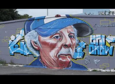 À Calais, une fresque en hommage à Jean Rochefort