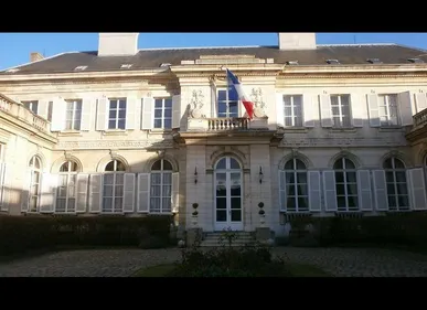 Amiens : manifestation contre les suppressions de contrats aidés