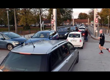 Lille : le parking en pré-paiement contre les bouchons du Champ de...