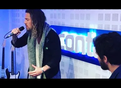 Quand Julien Doré offre le taxi à un fan après son concert de Lille