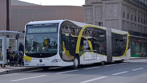 Amiens : une campagne de prévention contre les incivilités dans les...