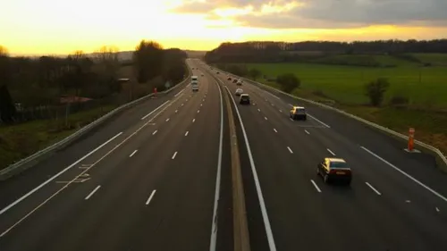 Une jeune fille sauvée de justesse alors qu'elle allait sauter d'un...