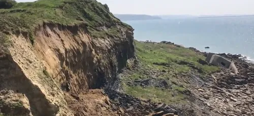 Vidéo : à Wimereux, un morceau de la falaise s'est détaché