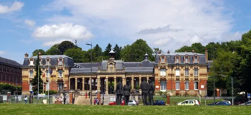 A Beauvais, le lycée Félix Faure officiellement classé « monument...