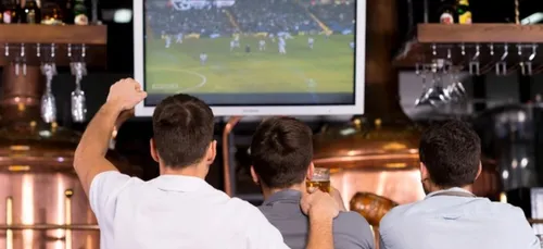 Amiens : les bars peuvent finalement diffuser les matchs sur leurs...