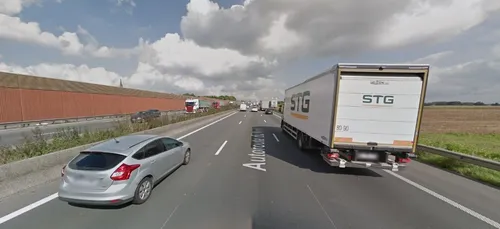 En pleine dispute sur l'A1, un couple provoque de gros embouteillages