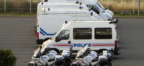 Deux anglaises condamnées pour avoir tenté de faire passer une...