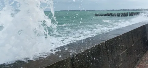 Grandes marées : la préfecture lance un appel à la prudence