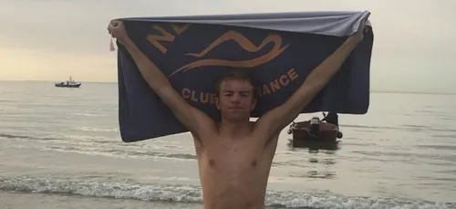 A 16 ans, il a traversé la Manche à la nage