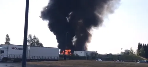 Billy-Berclau : incendie impressionnant ce matin dans la zone...