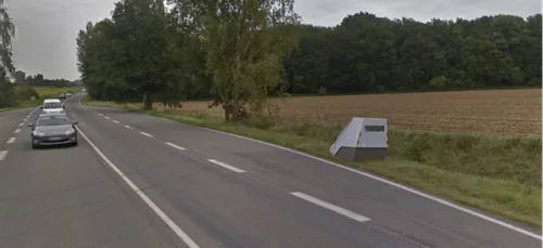 Pierremande (02) : le radar autonome de la D1 a été réinstallé