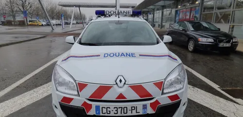 Loon-Plage : 32 000 cartouches de cigarettes de contrebande saisies...