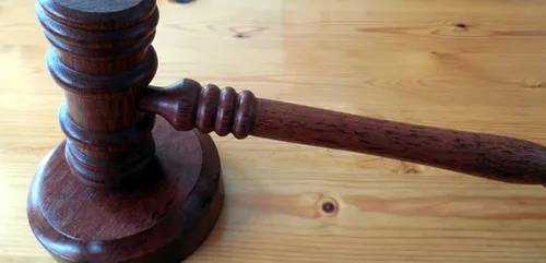 Il avait battu à mort son bébé de 6 mois parce qu'il "n'arrêtait...