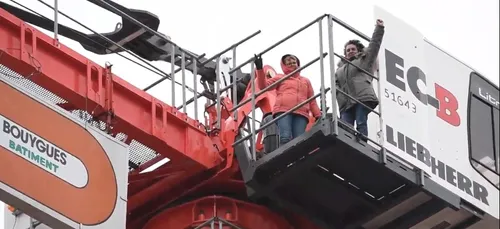 Deux mères d'enfants handicapés occupent une grue à Lille