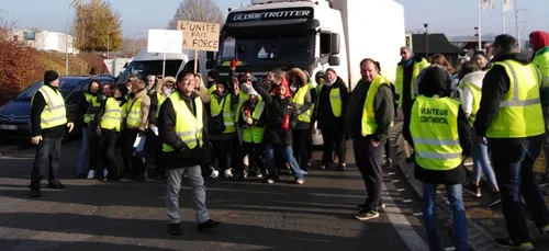 Gilets jaunes : un automobiliste agresse deux manifestantes à Arras