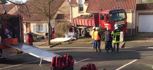 St-Laurent-Blangy (62) : un camion dévale une rue et termine dans...