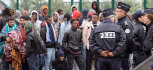 Calais : quatre associations dénoncent les violences policières...