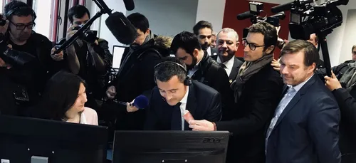 Impôt à la source : Gérald Darmanin au bout du fil à Amiens