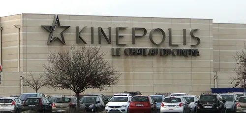 Le parking du Kinepolis squatté par des caravanes