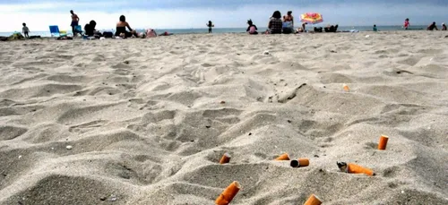 Belgique : il sera interdit de fumer sur quatre plages cet été