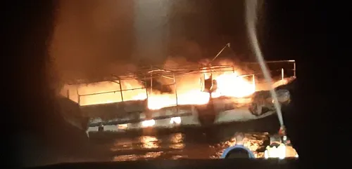 Un navire en feu coule au large de Boulogne-sur-Mer