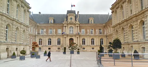 Des policiers municipaux en grève manifestent à Amiens