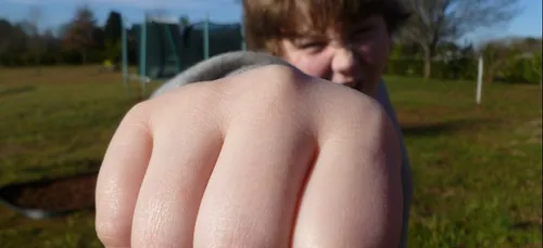 Vidéo de harcèlement à Calais, une association appelle à la...