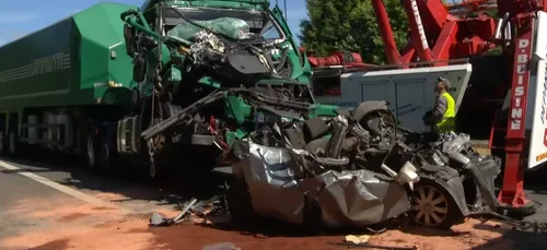 Accident mortel sur l'A25 : les images terribles des pompiers du Nord