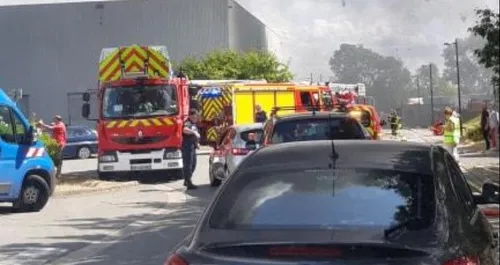 Incendie impressionnant en cours à Brebières