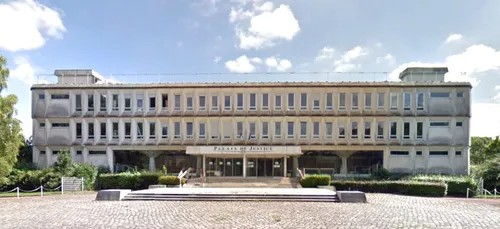 Un dentiste jugé pour fraude fiscale : son épouse lui faisait trop...