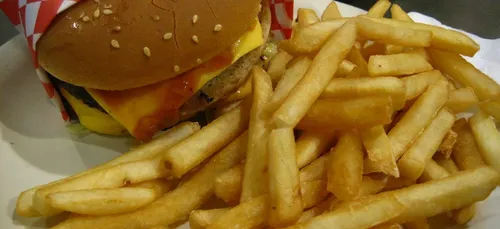 Coronavirus Covid-19 : en Belgique, les friteries restent ouvertes