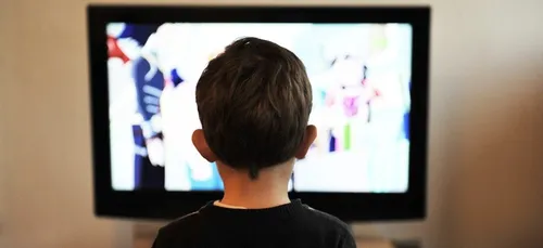 Confinement : des cours à la télévision proposés par Wéo