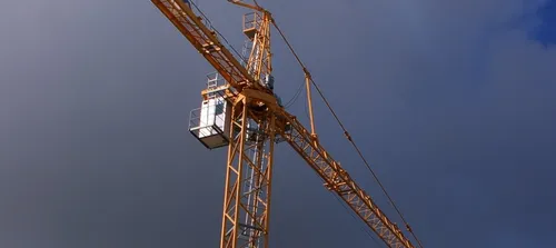 Arras : un homme menace de se jeter d'une grue